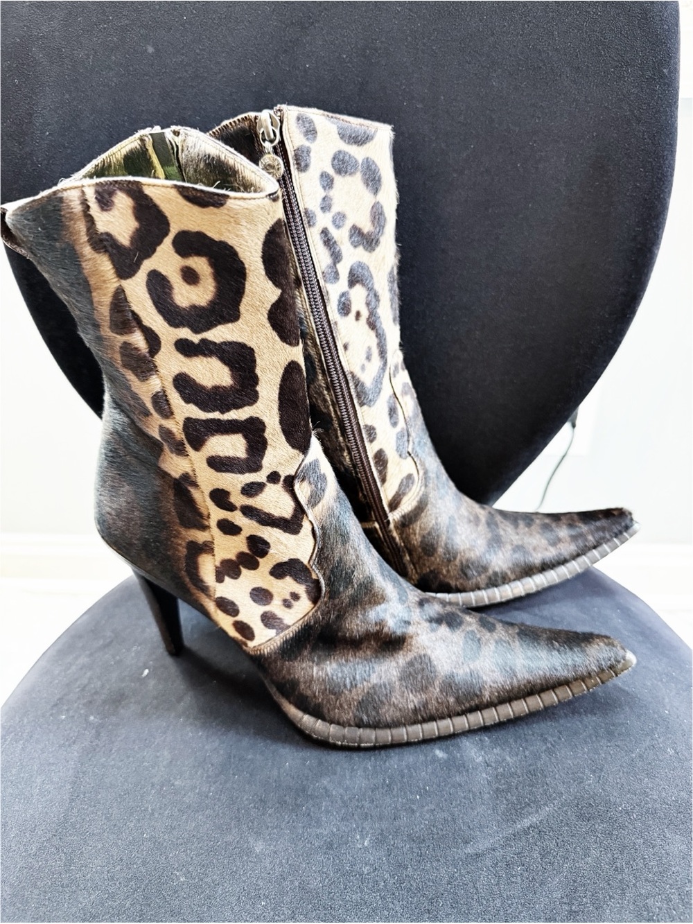 NWT Gianni Bravo Leopard Print Pony Hair Pointed-Toe Ankle Boots - Women